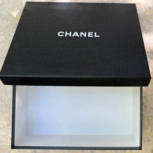 CHANEL Black and White Gift Box